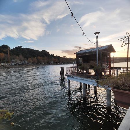 Chalet Romantico Sul Lago Daire Anguillara Sabazia Dış mekan fotoğraf