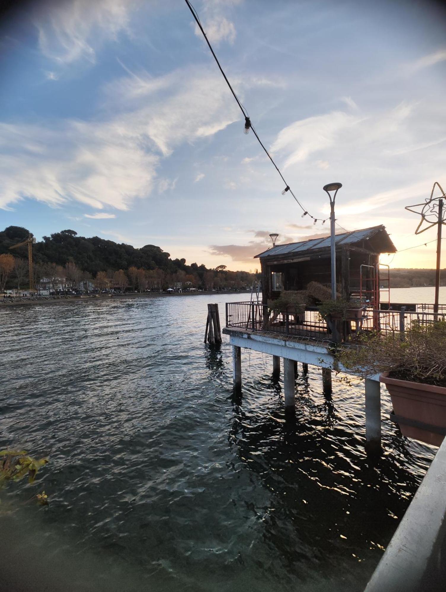 Chalet Romantico Sul Lago Daire Anguillara Sabazia Dış mekan fotoğraf